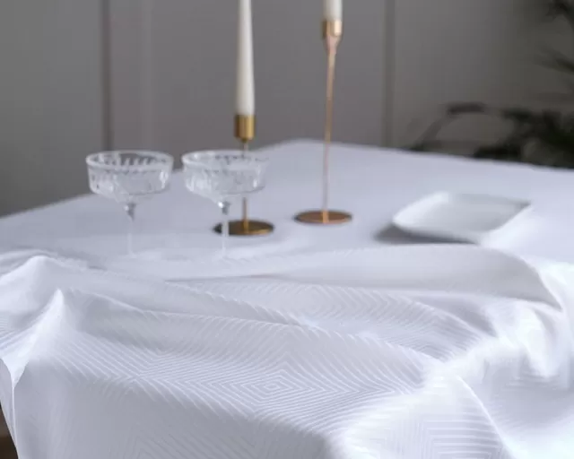 Скатерть на стол: выбор ткани, размеров и дизайна для ресторана, кафе